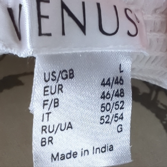 Elegant White Blouse with Turquoise Accents - Picture 2 of 5